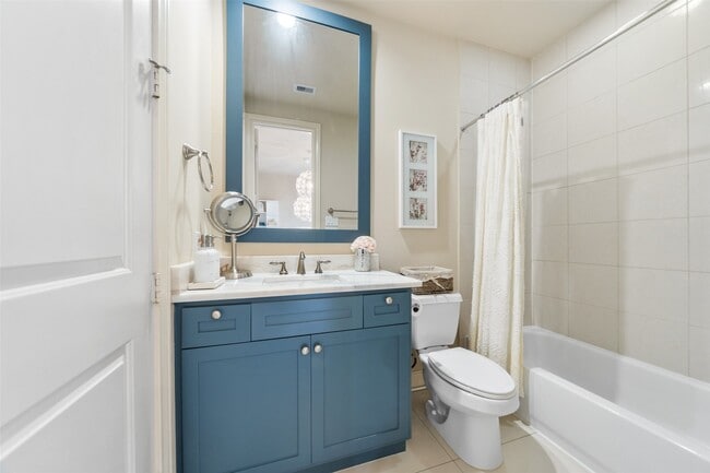 Building Photo - 3410 Center St