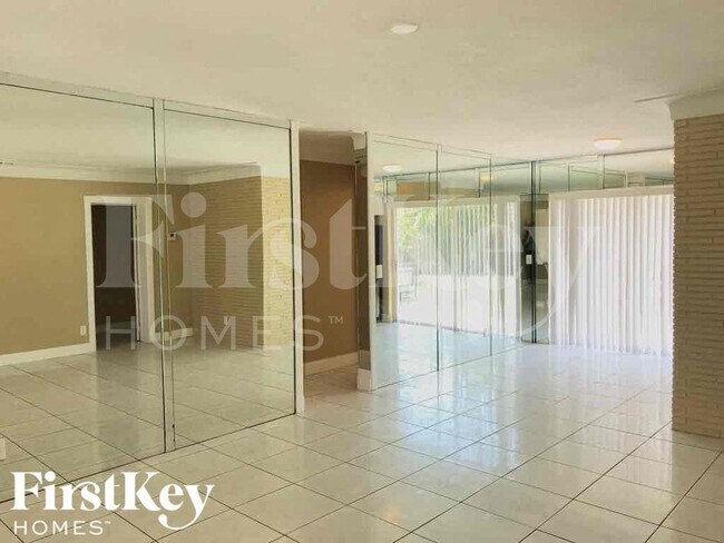 Photo - 2840 SW 2nd Ct