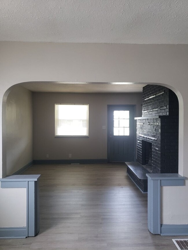 Photo - 209-211 N. Hague Avenue Unidad 211 N. Hague Avenue