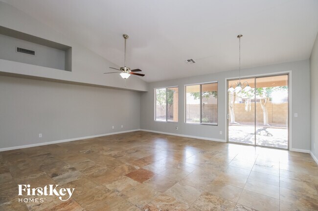 Photo - 2907 E Millbrae Ln