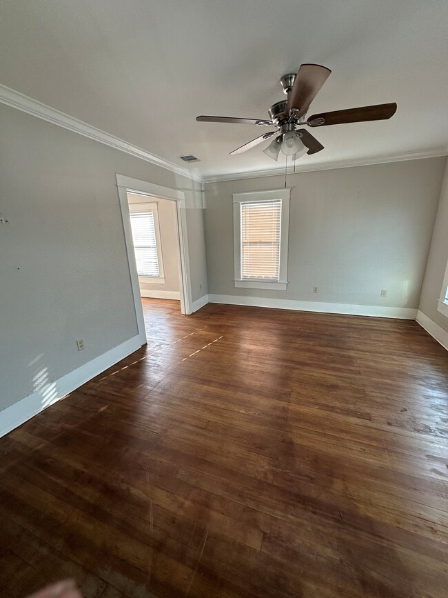 1114 Fresno St