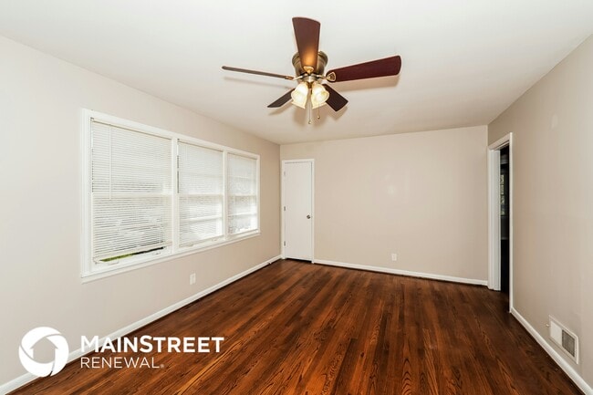 Photo - 2237 5th St NE