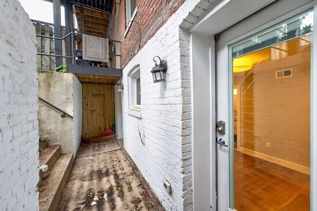 Photo - 1680 Irving St NW Unit 3