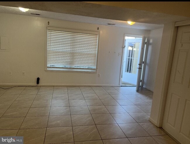 Photo - 14684 CLOVERDALE Rd