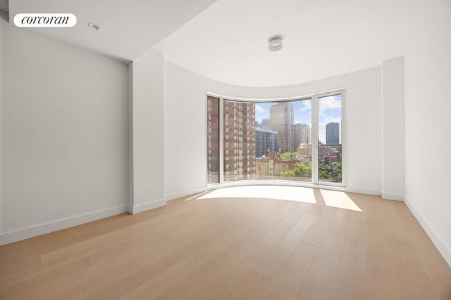Building Photo - 250 E 25th St Rental