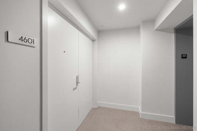 Building Photo - 700 NE 24th St Unit 4601