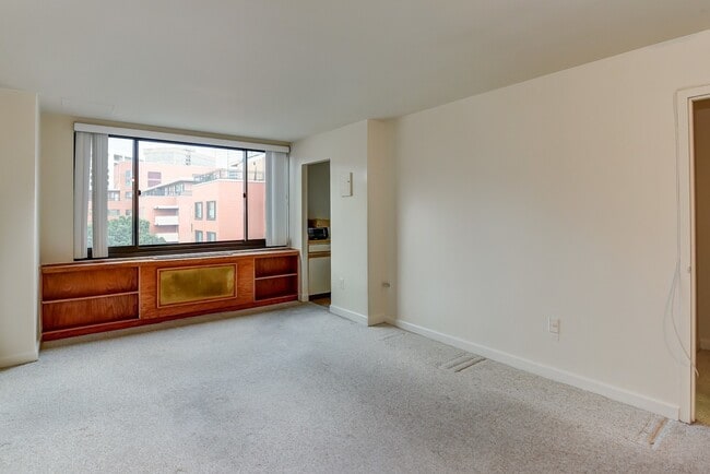 Spacious & Bright Studio at River Place East - Spacious & Bright Studio at River Place East House