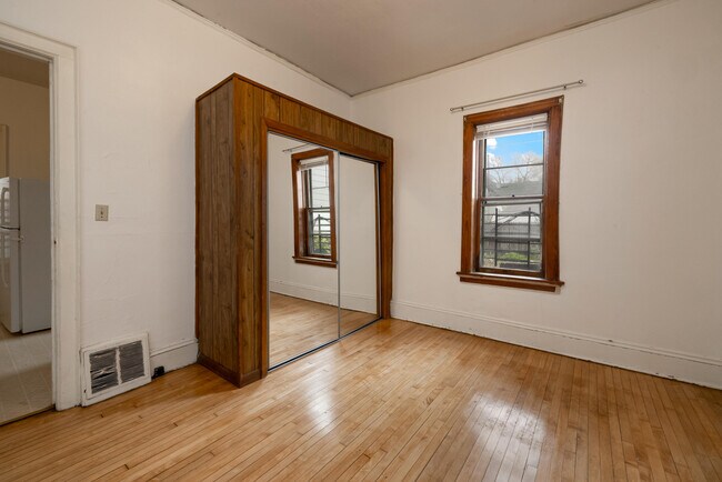 Photo - 2772 N Bremen St
