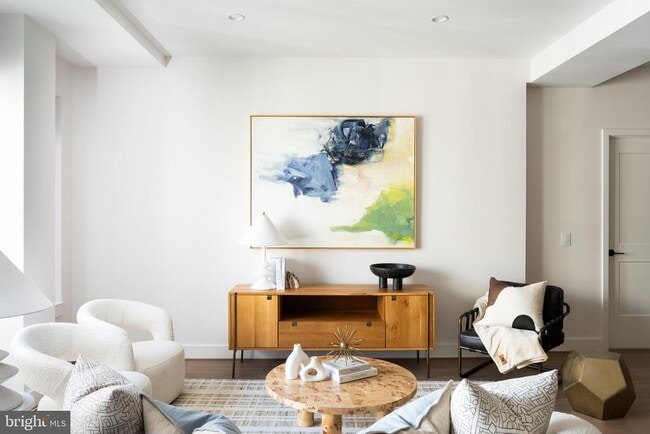 Photo - 1425 New York Ave NW Unidad 1215