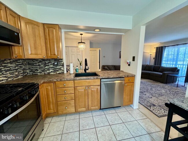 Photo - 206 Boothby Ct