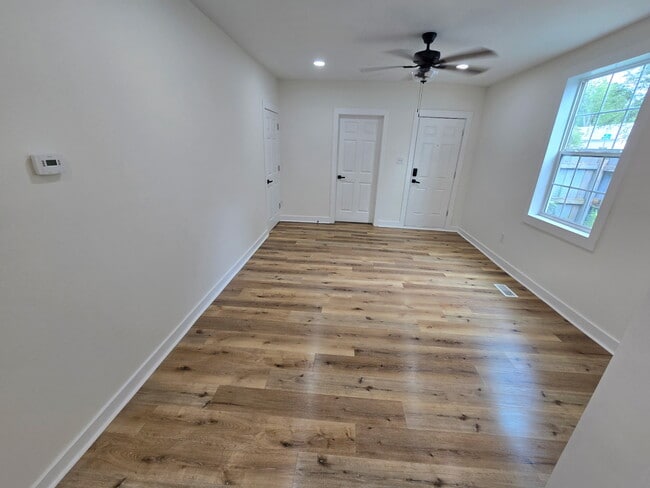 Photo - 225 E 24th St