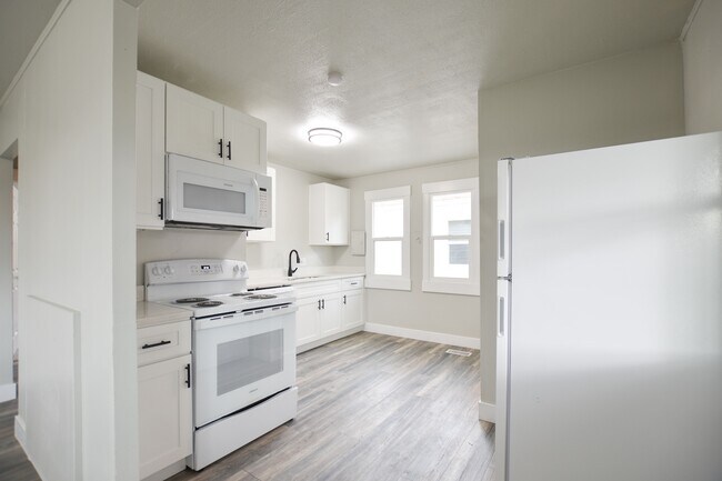 Photo - 263 Maple St