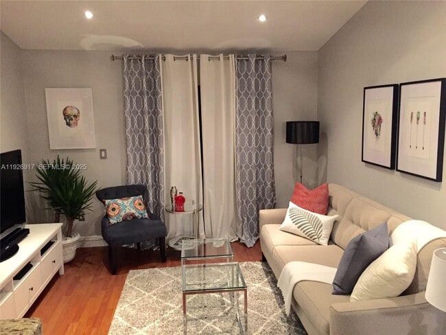 Building Photo - 15570 SW 105th Ln Unit 1708