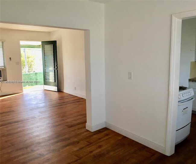 Photo - 545 74th St Unit 8