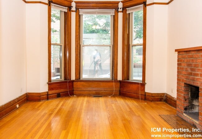 Photo - 847 W Wellington Ave Unidad 1