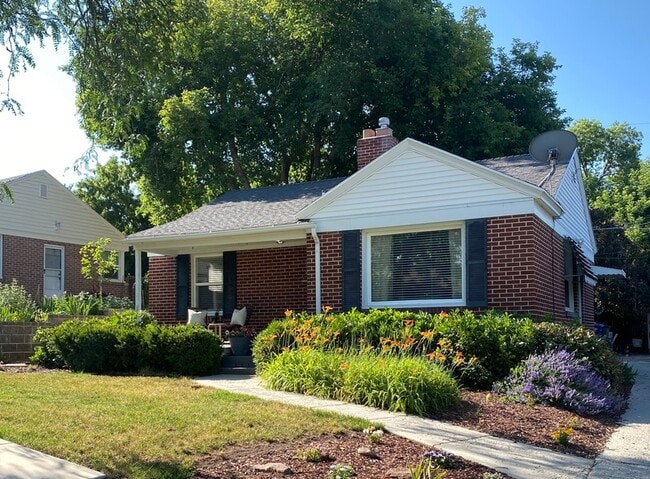 Building Photo - 2516 Elm Ave
