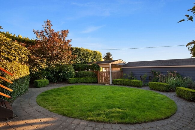 Photo - 3bd/2ba Seattle Home