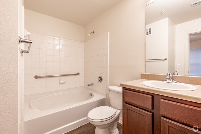 2BR, 2BA - 799SF - 1st Bathroom