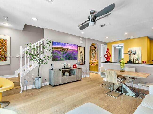 Photo - 2249 NE 9th Ave