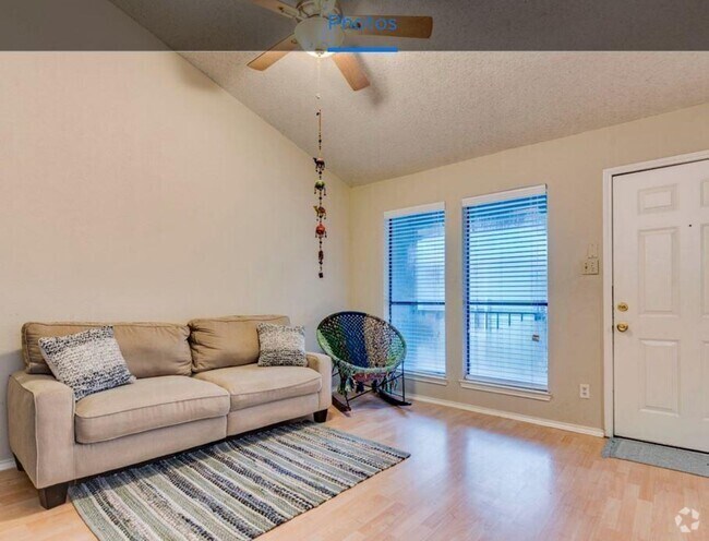 Building Photo - 2706 Salado St Unit 301 Rental