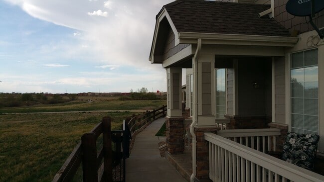 Building Photo - 2 Bedroom 2 1/2 Bath with Gorgeous Views Rental