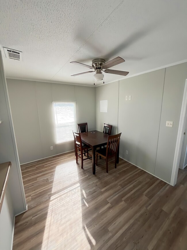 Photo - 110 N Michigan St