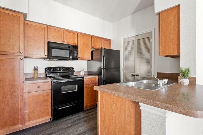 Stone Creek - Kitchen
