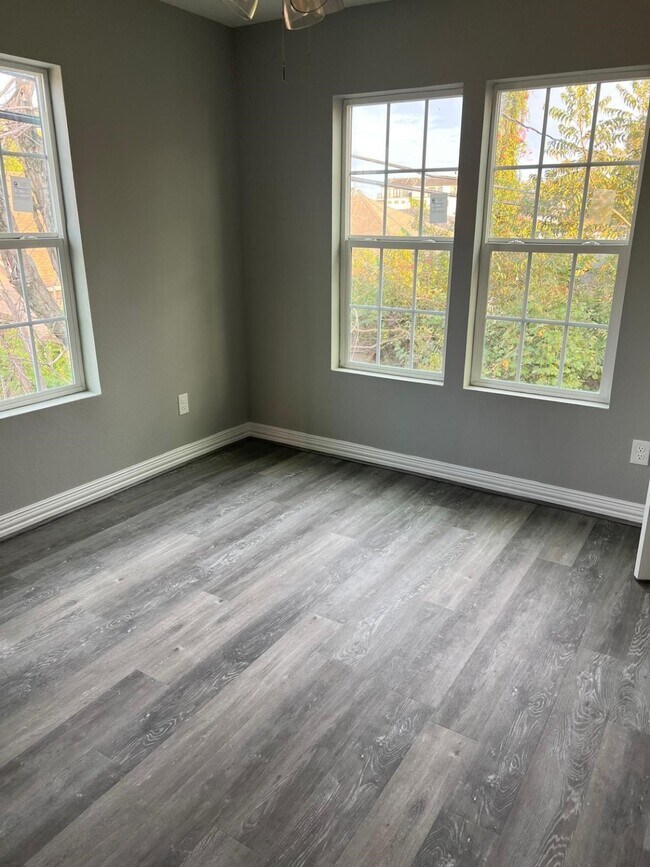 Photo - 4011 Delano St Unidad 4