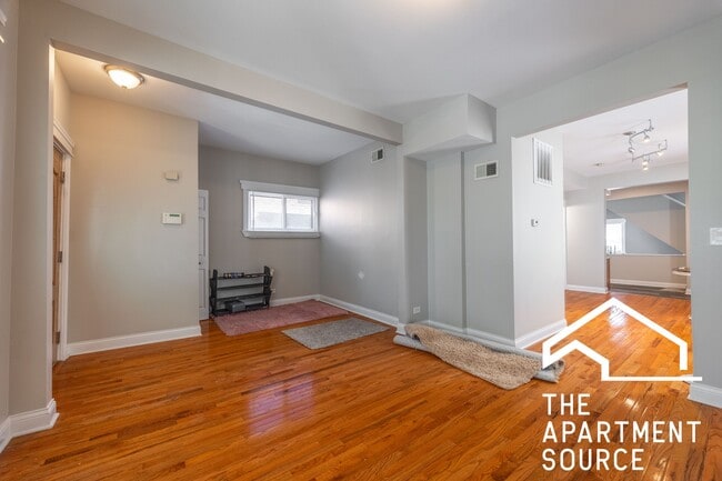 Photo - 4319 N Lawndale Ave Unit 2