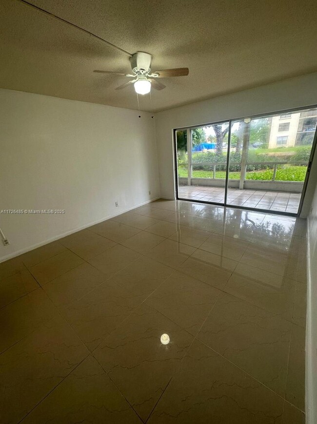 Photo - 200 Waterway Dr S Condominio Unidad 107