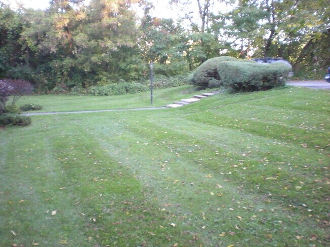 patios grandes - 4907 Grolier Rd Unidad 4