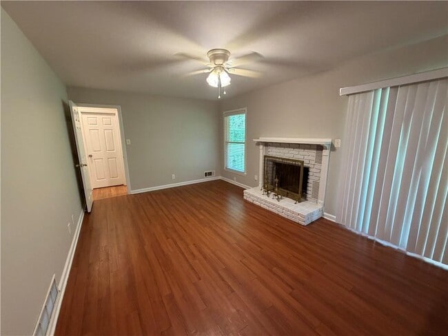 Photo - 412 Fielding Ln SW