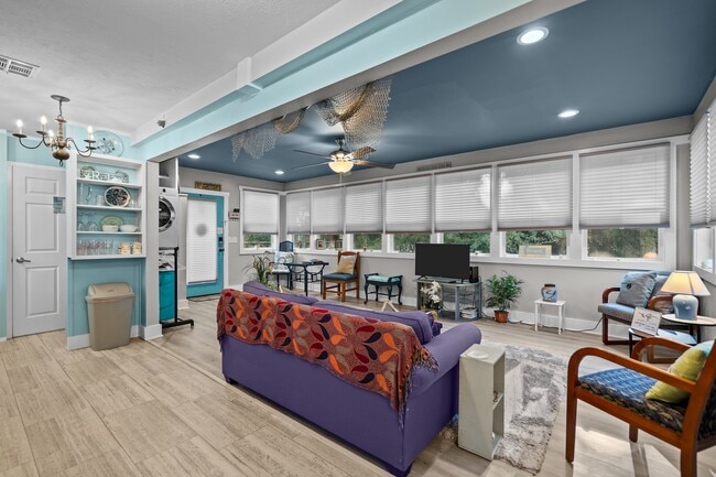 Photo - 2585 Fairway Dr SW