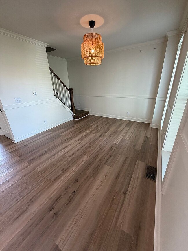 Photo - 1262 Indianola Ave