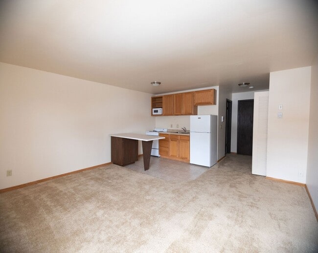 Courtyard Apartments