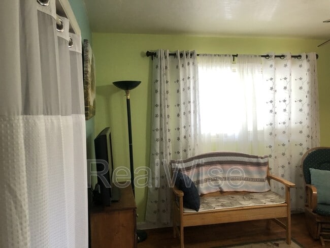 Photo - 602 Schroeder Ln Unit B