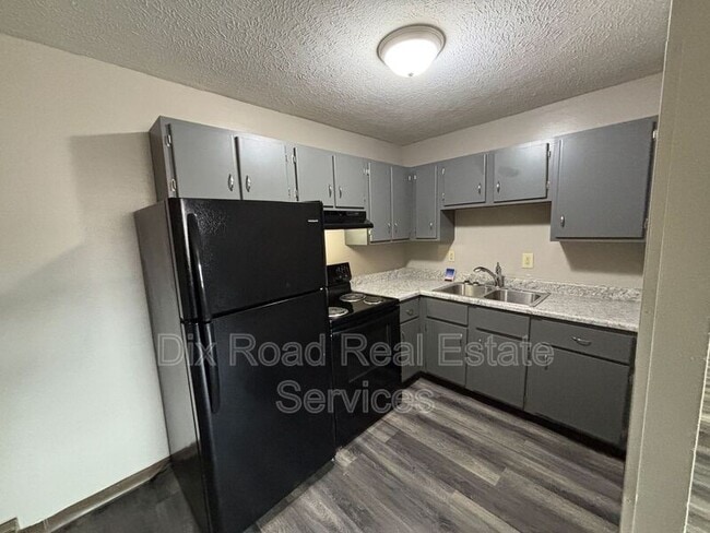 Photo - 430 Bellbrook Ave