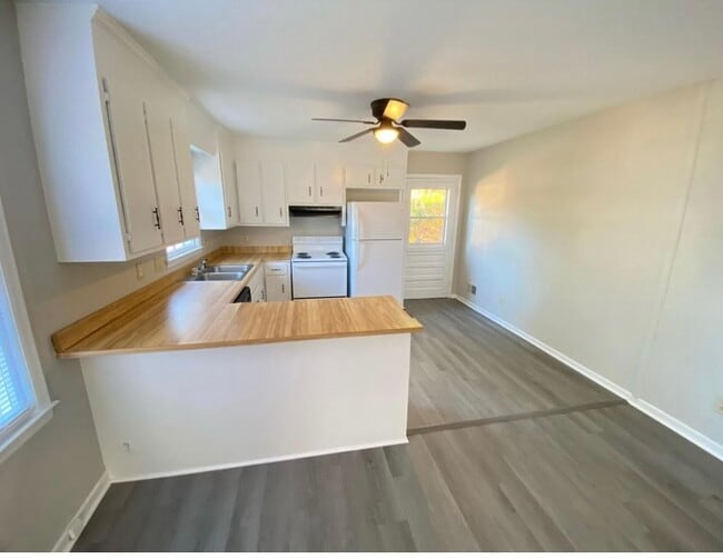 Photo - 1826 Burnham St