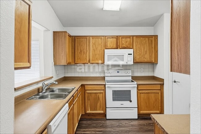Photo - 1505 S 81st Dr