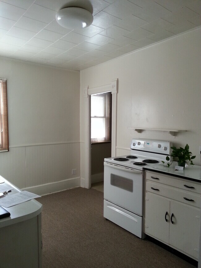 Photo - 917 E Main St