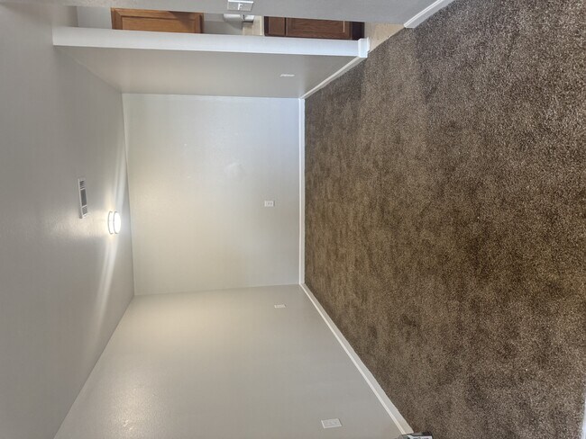 Photo - Peppermill Apts - Keeper