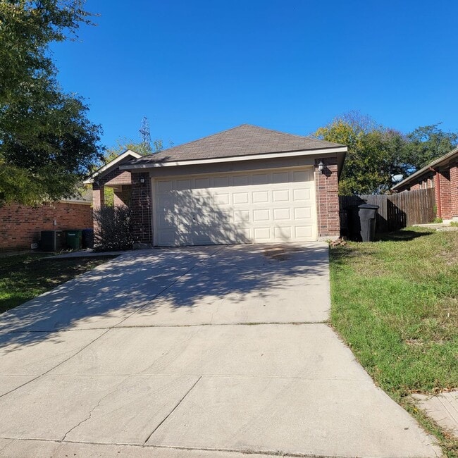 Building Photo - Clean North East Home - O'Conner & IH35