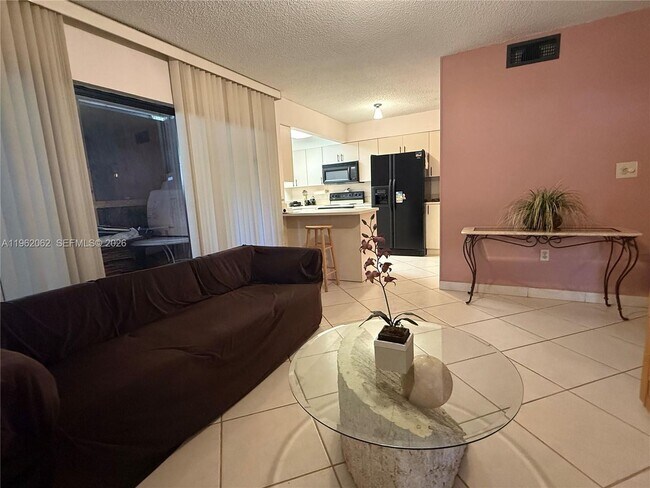 Photo - 6500 Kendale Lakes Dr