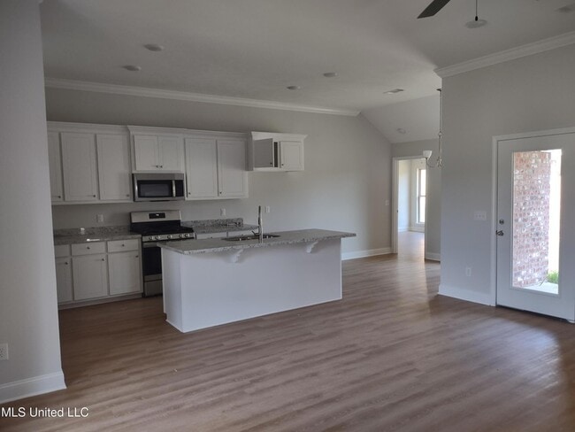 Photo - 576 Silver Hill Dr