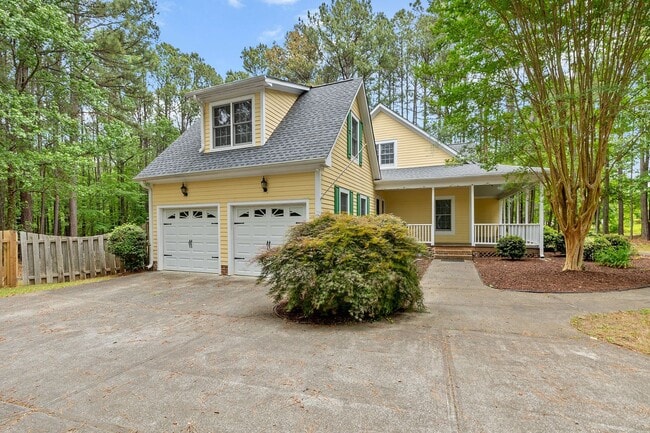 Photo - *Charming Farmhouse Style Retreat in Youngsville*