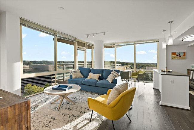 Building Photo - 8520 Tyco Rd Unit ID1395429P