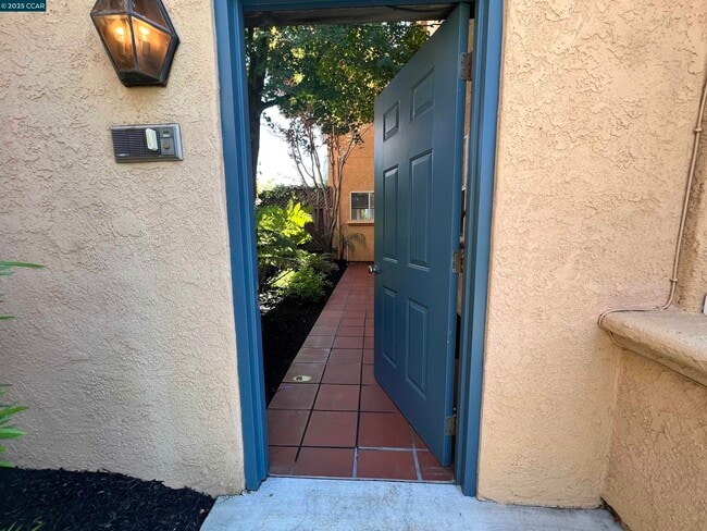 Photo - 120 Cortona Dr