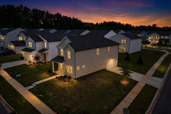 Photo - 502 Amhurst St SW