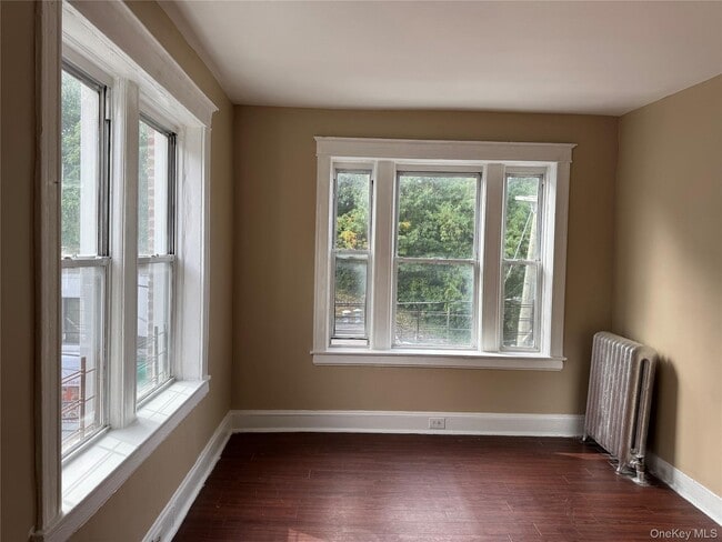 Building Photo - 249 McLean Ave Unit 4A