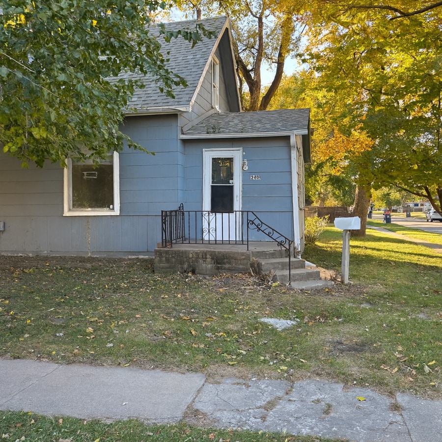 Spacious 3 Bedroom Home in Council Bluffs ... - Spacious 3 Bedroom Home in Council Bluffs ...